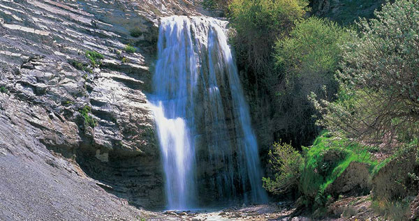 آبشار اَما